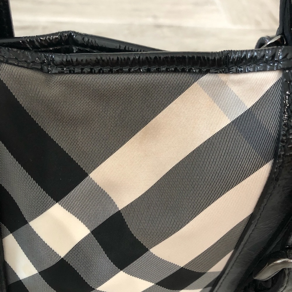 Burberry House Check Tote - Picture 9 of 11